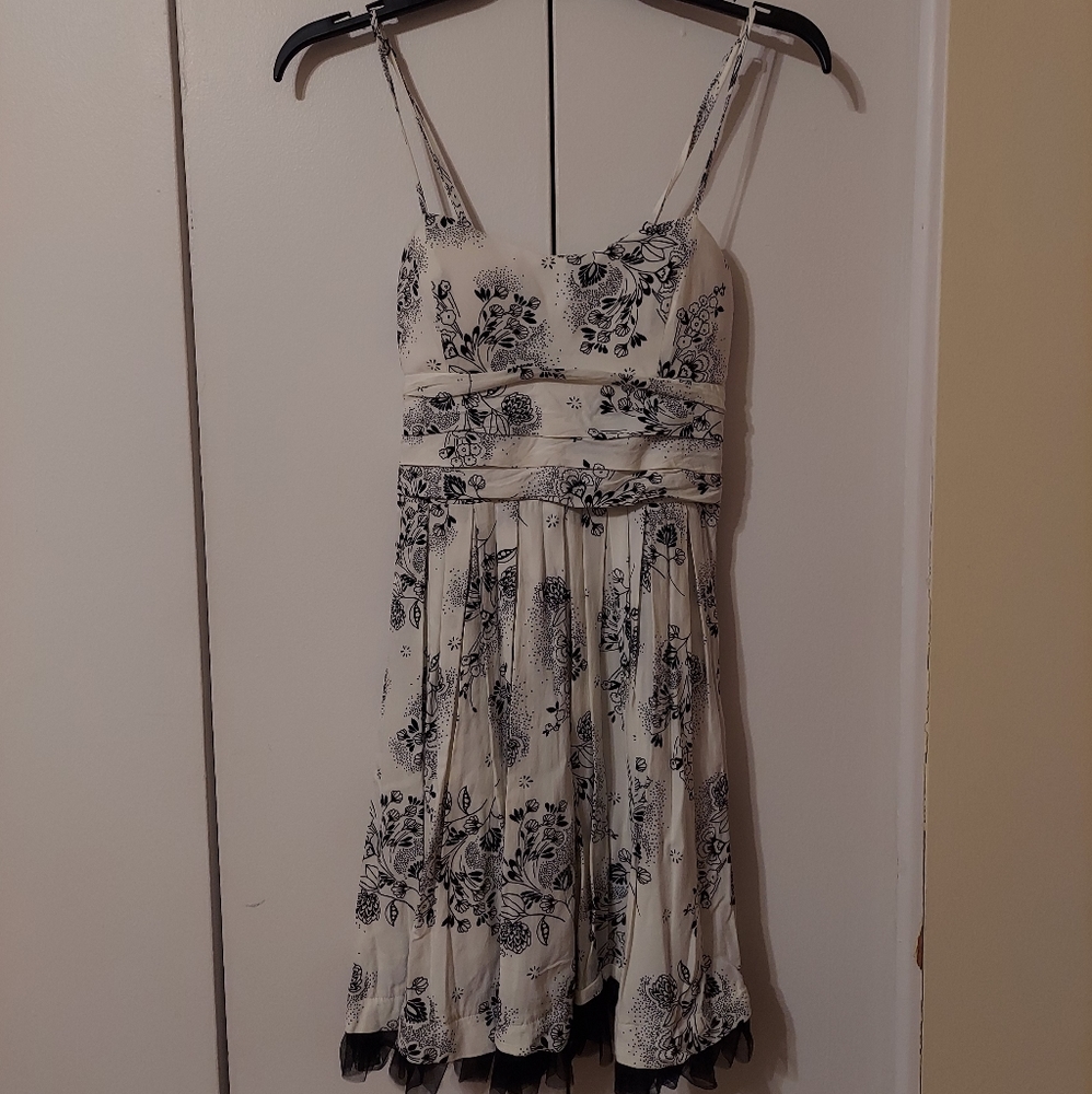 Sweetheart Adjustable Strapped Dress